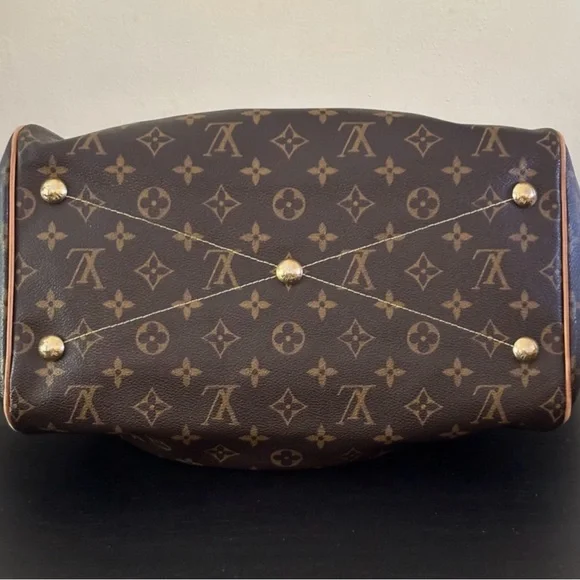 Louis Vuitton Tivoli GM Bag - Picture 4 of 10